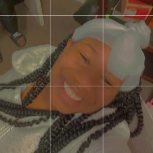 Meet your Posher, Dionna